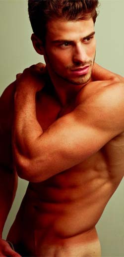 Lucas Malvacini, eleito o Mister Brasil 2011, aos 21 anos de idade.