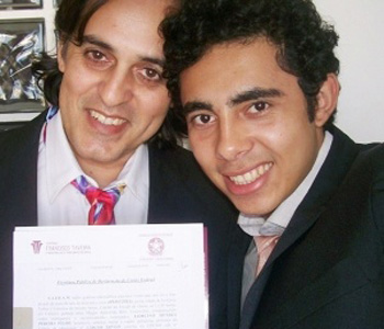 O casal Léo Mendes e Odílio Torres registrou a união estável em 9 de maio.