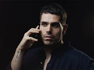 Fumaça reflete sobre o colapso psíquico de um gay sob efeito da vida digital  