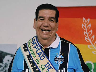 Morre Volmar Santos, fundador da 1&ordf; torcida LGBT+ do Brasil, aos 77 anos 