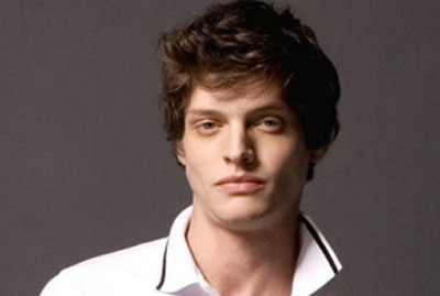 Pierre Baitelli, na pele do vil�o gay Carlo Berganti