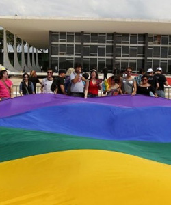 Bras�lia:Marcha contra a homofobia , no �ltimo dia 18, reuniu 5000 pessoas.