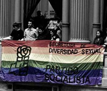 O regulamento do Ministrio de Sade argentino restringe a doao de sangue por parte de homossexuais masculinos.