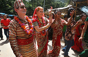 O casamento de Courtney e Sarah,no Nepal.