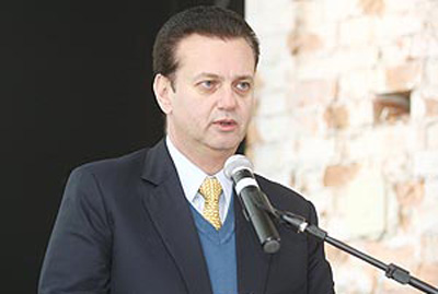 Gilberto Kassab est� analisando o projeto que cria o Dia do Orgulho H�tero.