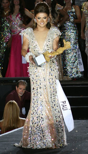 Raika vence o Miss Brasil Gay 2011.