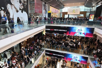 Com mais de 300 lojas, 70 restaurantes e tr�s hot�is, o maior shopping center da Europa foi inaugurado nesta ter�a-feira em um bairro do leste de Londres.