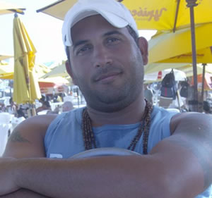 Christiano Domingos, 34 anos, foi morto por volta das 5h do domingo.