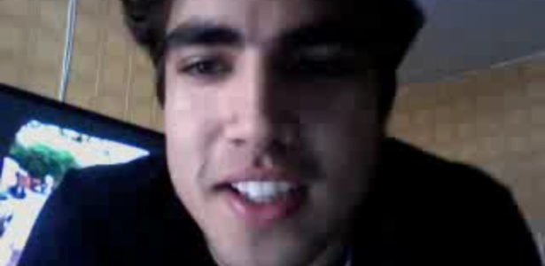 Caio Castro grava depoimento na Twitcam e alega que 