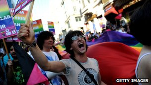 A Turquia tem a �nica parada gay de um pa�s majoritariamente isl�mico.