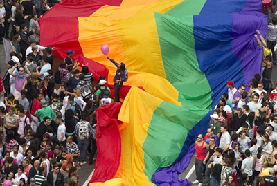 A 16� Parada Gay reuniu cerca de 270 mil pessoas, em SP.