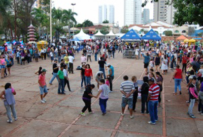Parada gay em 2011. Concentra�ao tamb�m foi na Pra�a do R�dio Clube.