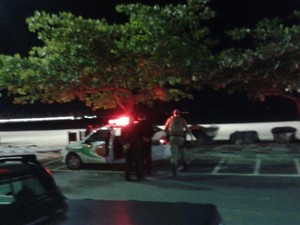 Pol�cia prendeu seguran�as suspeitos de agredir o rapaz