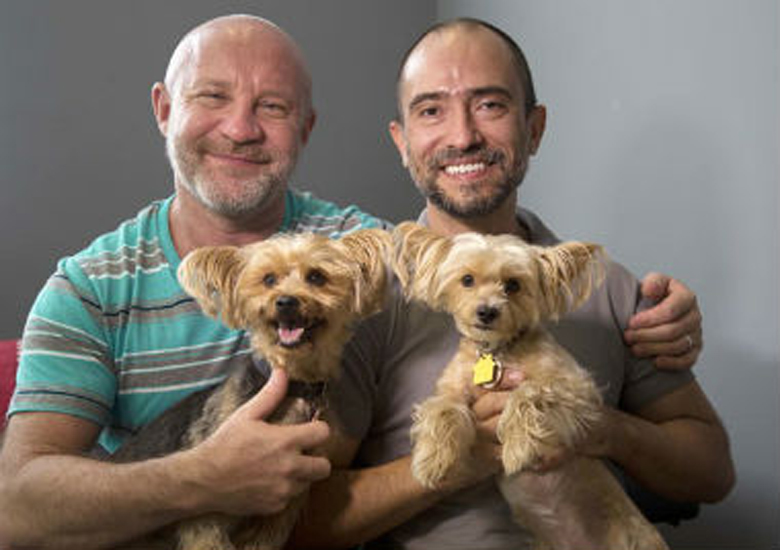 O casal, feliz com a not�cia do Green Card
