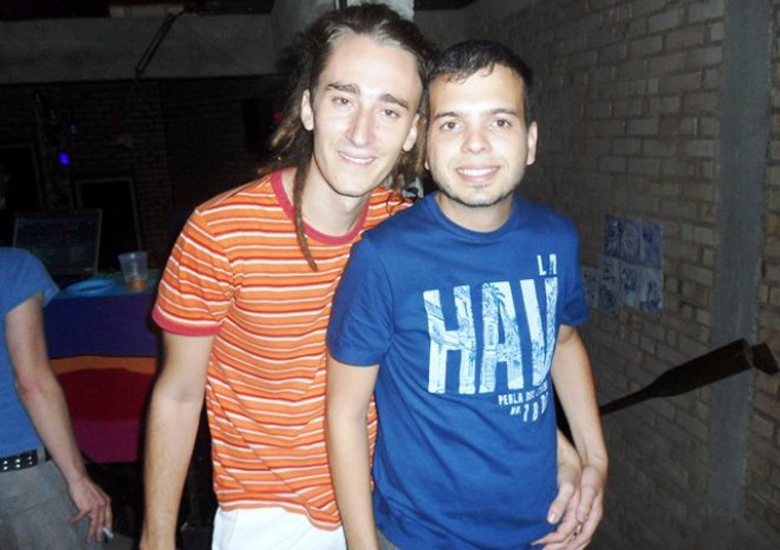 Fabricio e Alexandre est�o juntos h� quatro anos, mas tiveram o direito negado pela Justi�a