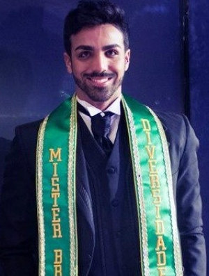 Carlos Gabriel, o candidato do Mato Grosso do Sul, foi coroado como o homem gay mais bonito do Brasil no concurso Mister Brasil Diversidade 2013