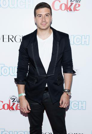 Vinny Guadagnino: O ator do seriado Jersey Shore teve seus dotes elevados em um dos momentos embara�osos, quando sua colega de elenco, Snooky, compartilhou informa��o demais ao revelar momentos �ntimos. 