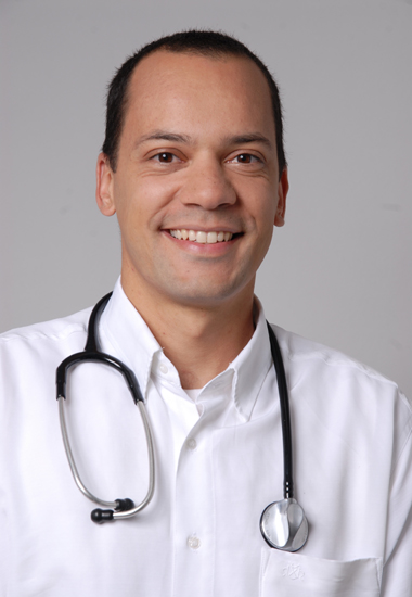O vereador e m�dico Ricardo Camargo Vieira (PCdoB) apresentou o projeto da cura para os portadores de psicopatologias homof�bicas ou racistas