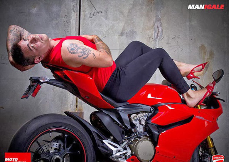 Ducatti lan�a novo modelo com ensaio quase sensual com homens