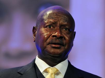 O presidente da Uganda, Yoweri Museveni, diz que lei poder proteger mais vulnerveis.