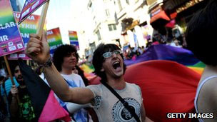 Parada do orgulho gay em Istambul foi algo indito entre pases muulmanos