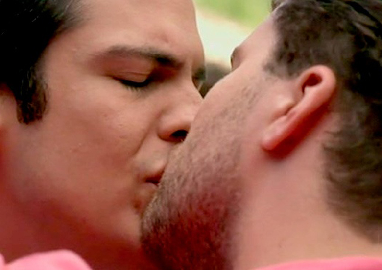 Beijo interpretado por Mateus Solano e Thiago Fragoso foi ao ar no ltimo captulo de Amor  Vida