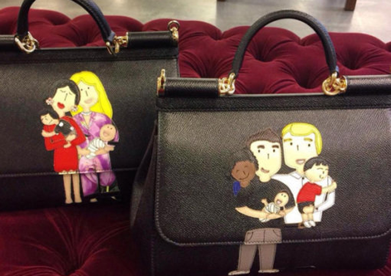 Bolsas com estampas que mostram homossexuais com seus filhos postadas no Instagram do estilista Stefano Gabbana
