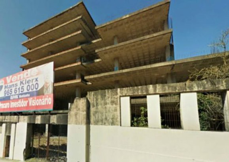 O pr�dio em obras em que Gisberta foi assassinada, no Portp, ainda se encontra abandonado.