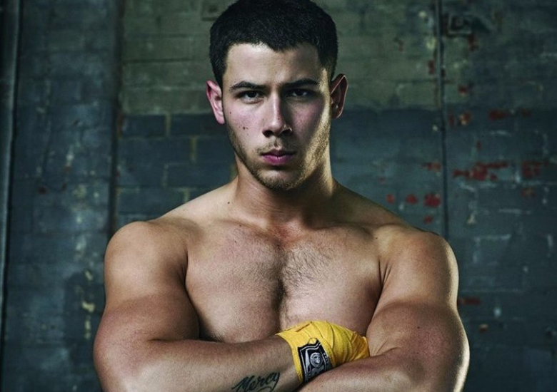 Nick Jonas como o lutador Nate na s�rie Kingdom