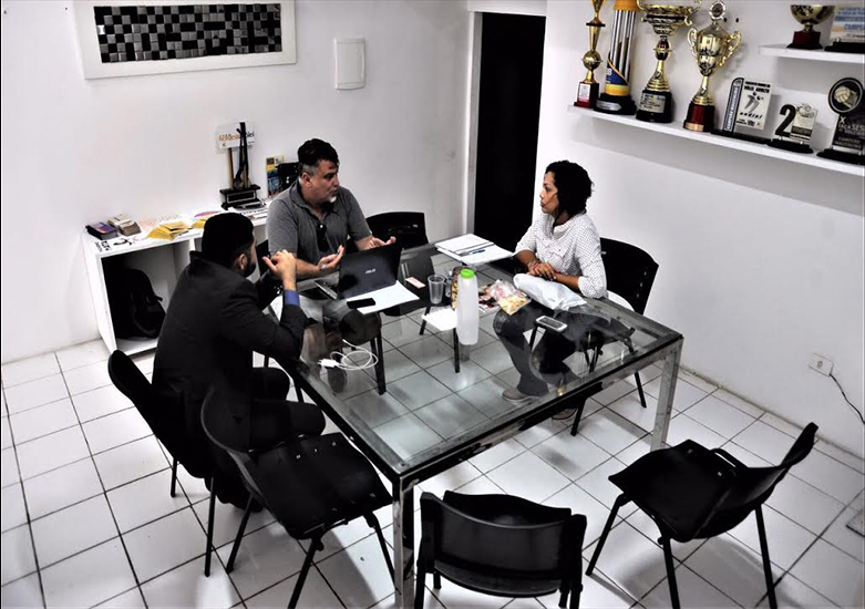 Local tem servi�os de atendimento especializado por uma equipe composta por advogados, psic�logos, assistentes sociais e agentes de direitos humanos.