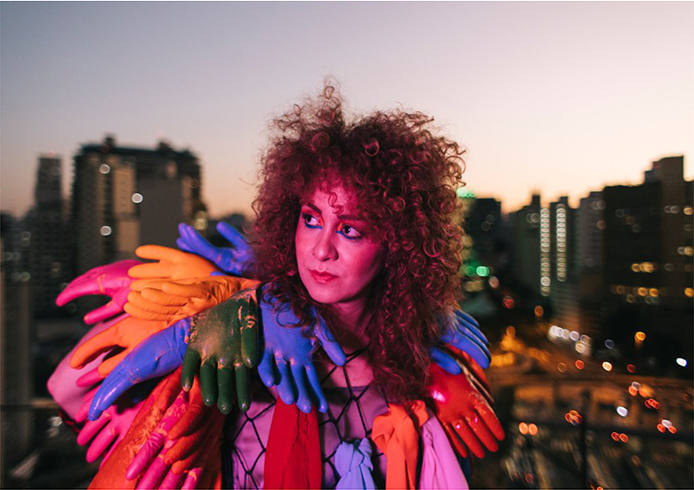 A paraense A�la reuniu no elenco ativistas LGBT em um dia inteiro de grava��o na Ocupa Ouvidor 63, em S�o Paulo.