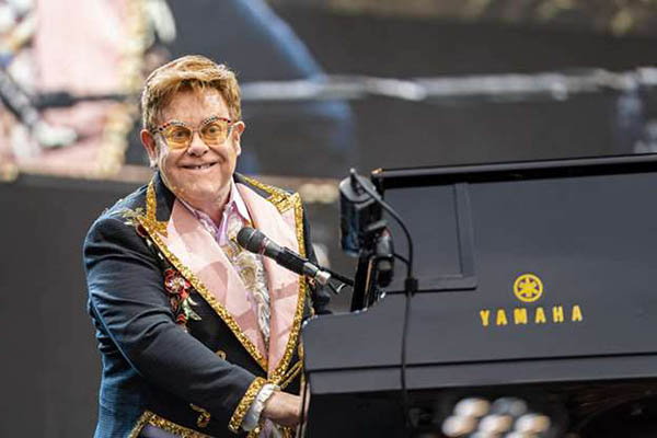 Parab&eacute;ns, Elton John!