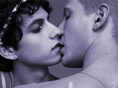 Procurador russo quer proibir anúncios da Dolce & Gabbana com beijos gays