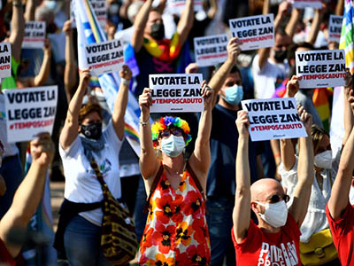 Senado italiano barra lei anti-homofobia