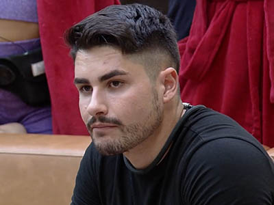 Lucas Souza desabafa sobre sexualidade: Me sinto liberto e feliz