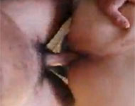 Socando no rab�o do marido